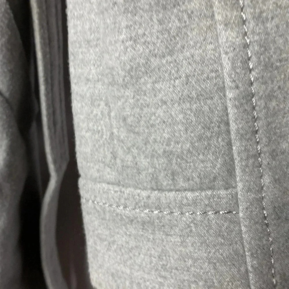 -H & M WOMENS SIZE 6 BELTED COAT GRAY SNAP BUTTONS LINED POCKETS POLY ELASTANE - Picture 3 of 12